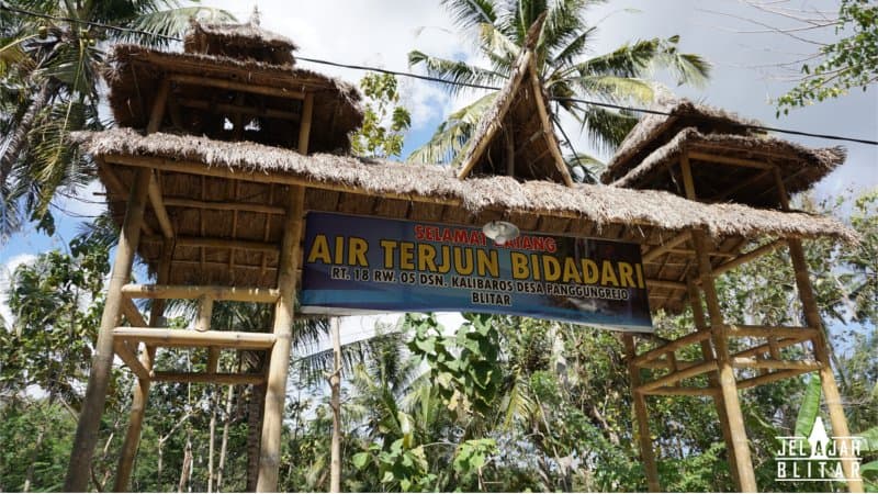 Gapura Air Terjun Bidadari