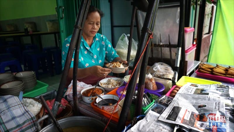 Penjual Soto Pangkru