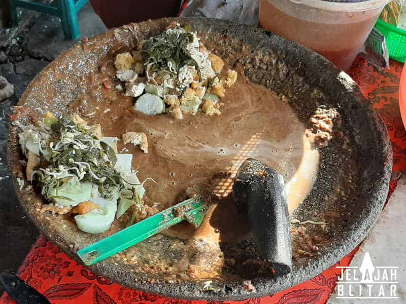 rujak uleg enak di Kota Blitar