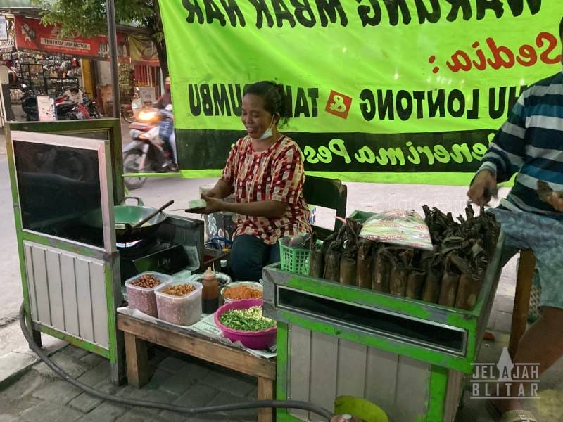 Penjual Tahu Lontong Lodoyo