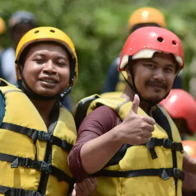 Peserta Paket Wisata Arung Jeram Blitar